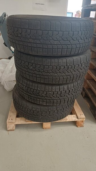 Anvelope sh iarna KUMHO KC15 Izen RV XL 225 60 R18 104H